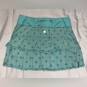 NWOT Lululemon Pace Setter skirt in Angel Blue stripe dot. Size 6